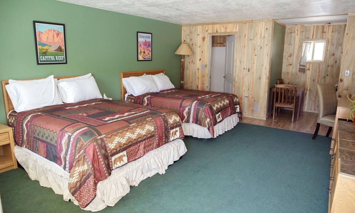 Sevier Apartment | 0131) Candy Suite 131