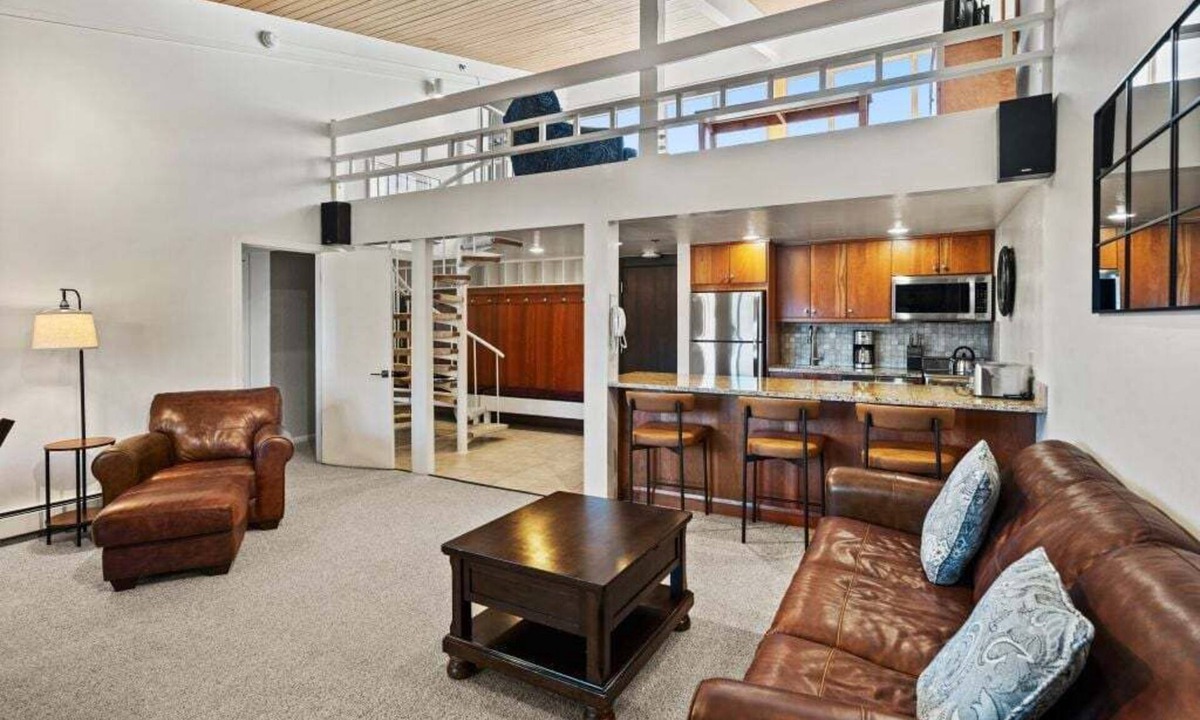 Snowmass Village Condo | 1 Bdrm and Loft 2 Bath Stonebridge Condos 822 w/lots of Bedding