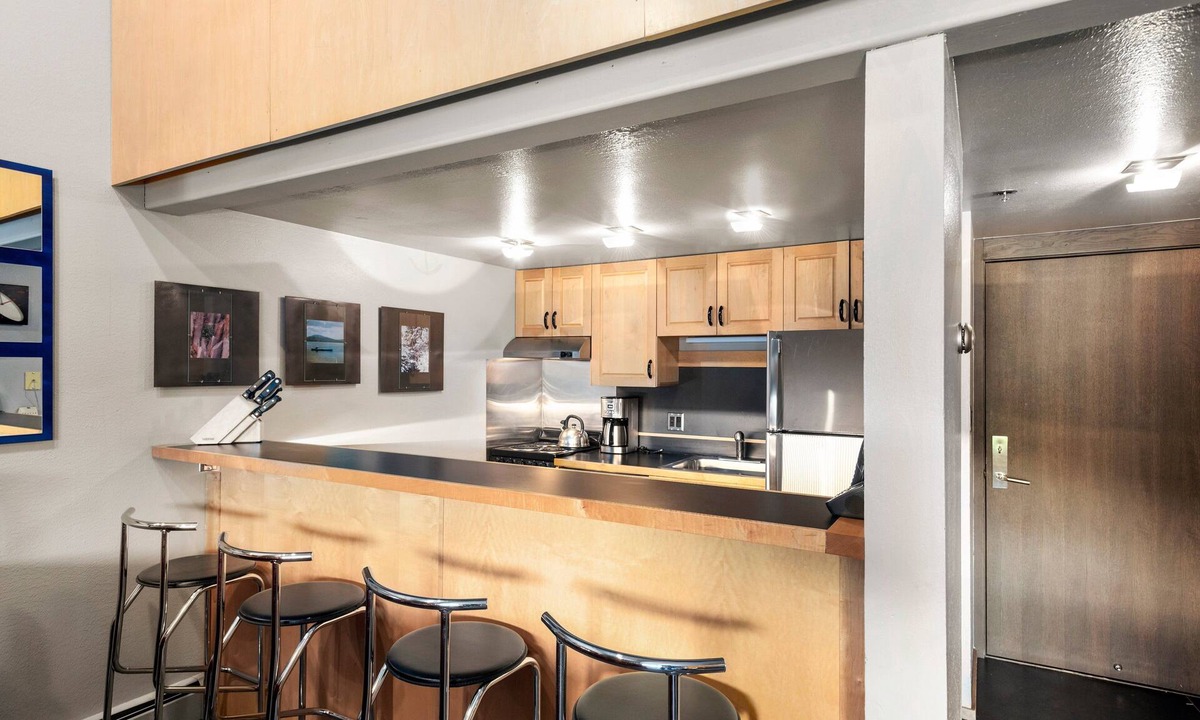 Snowmass Village Condo | 1 Bdrm and Loft 2 Bath Stonebridge Condos 724