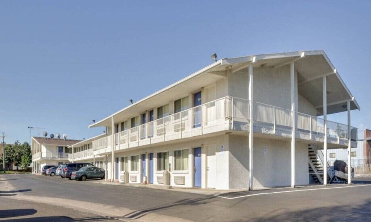 North Alameda Apartment | 1 Full Bed|Mob Acc RI Shwr NS Micfridge
