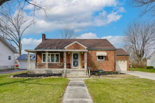 Tiffin House | 1 Mi to Dtwn Tiffin! Brick Bungalow w/Patio, Yard