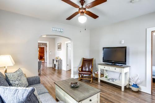 Sandusky House | 1 Mi to Water & Dtwn: Lake Erie Family Getaway