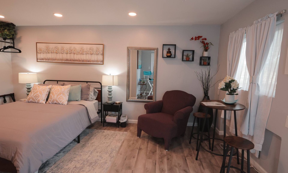 Morse Park Hotel | 1 Rockleys Suite- EV Charging Availible