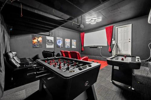 Brighton House | 1130 Mockingbird St