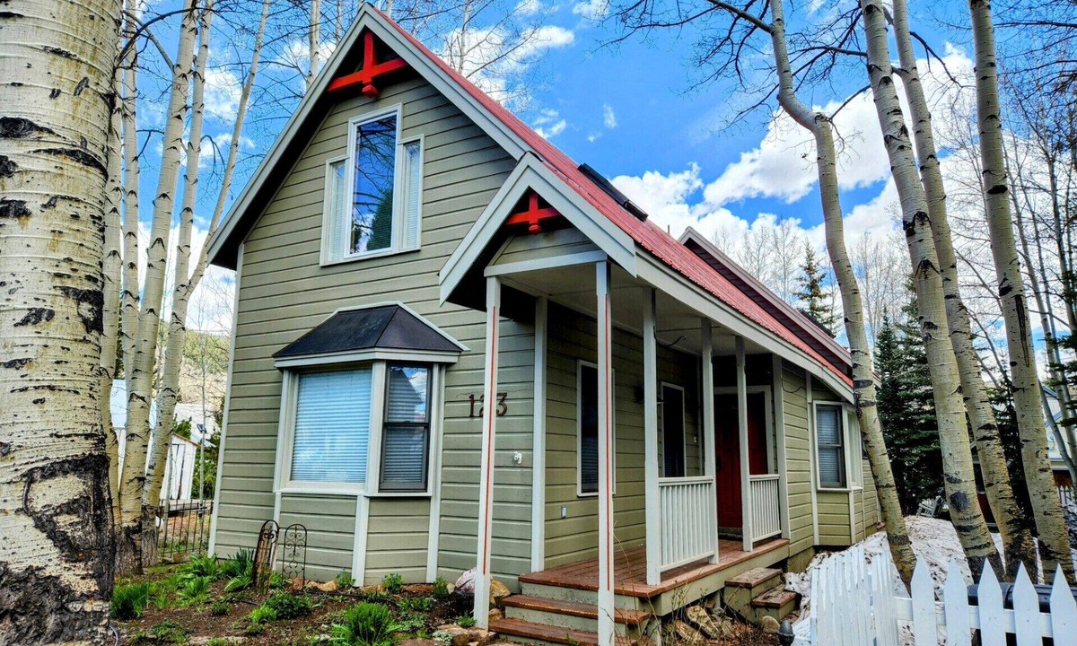 Crested Butte House | 123 Maroon | Classic Crested Butte Home | Walk to Elk | Dog Friendly | Gas Grill