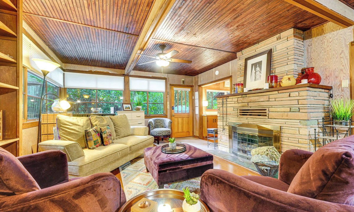 Brookdale Cabin | 13 Mi to Beach! 'Forest Brook' Creekfront Cabin