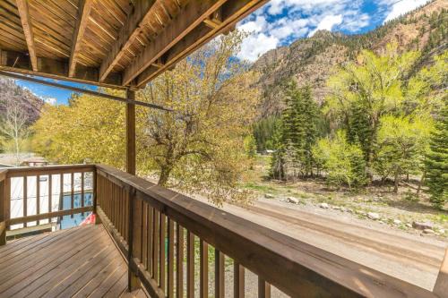Ouray House | 1494OAK Cliff Top Condo