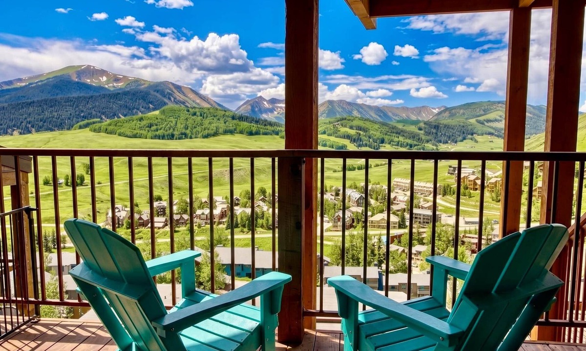 Mount Crested Butte Condo | 1BD at Trailhead Top Floor Mtn Views