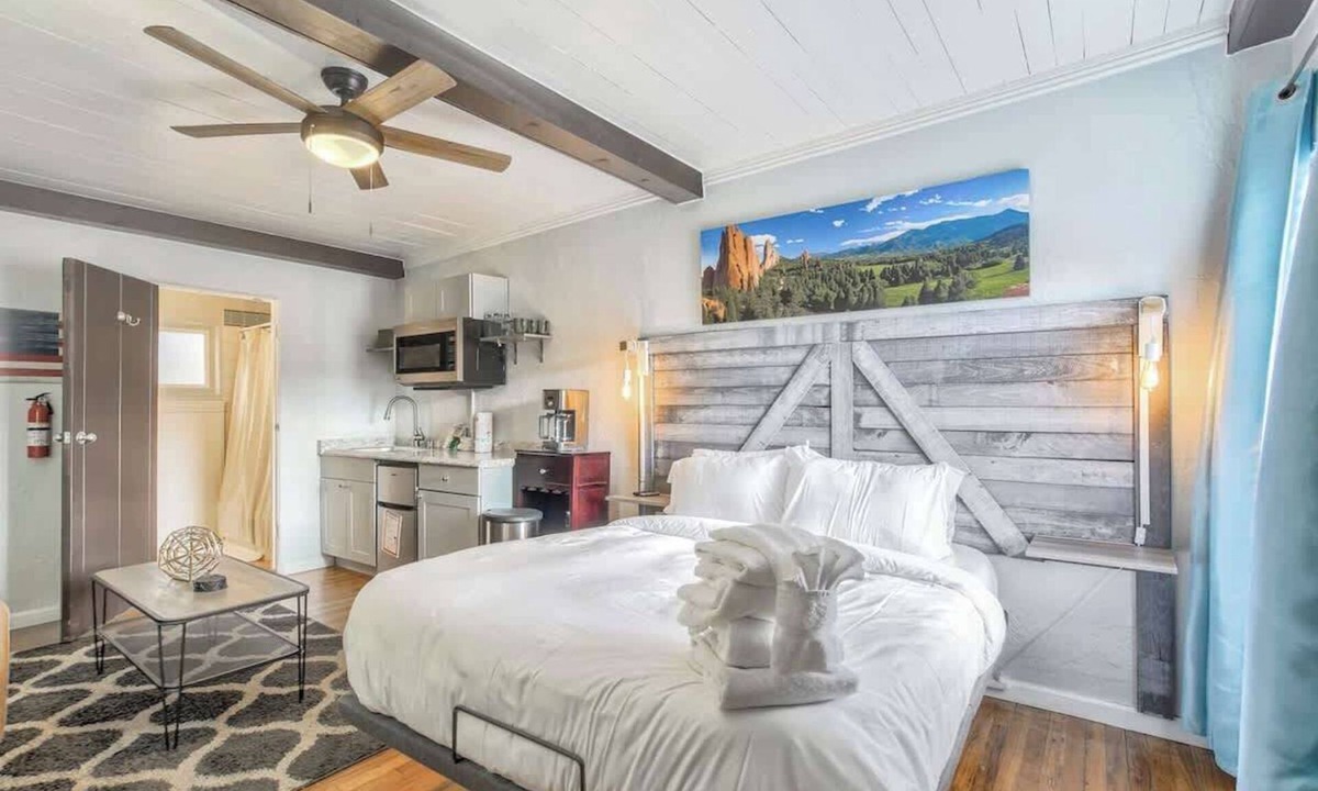 West Colorado Springs Apartment | 1bd Studio Near Everything