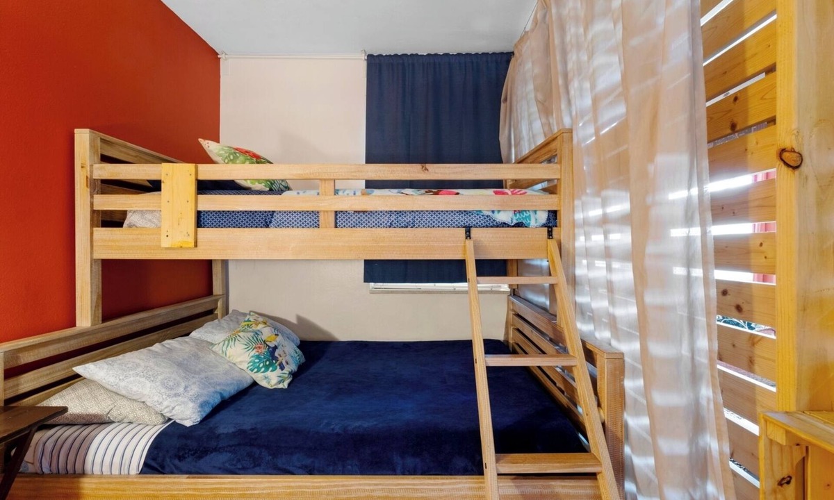 Downtown Hollywood Apartment | 1BR Studio Parking, Pet Friendly and BBQ Area