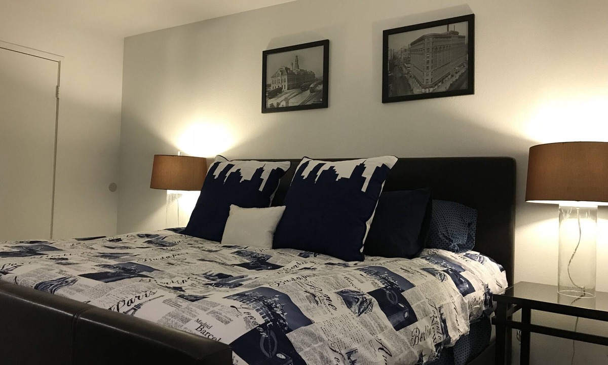 Castlewood Condo | 2 Bed 2 bath, Fireplace, Pool, Balcony, near Restaurants & Denver Tech Center