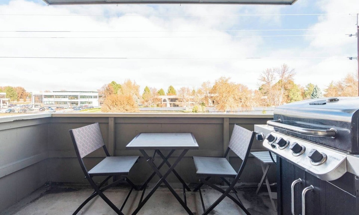 Glenwood Grove - North Iris Condo | 2-bedroom condo in Boulder with easy parking and bus access 1 block away