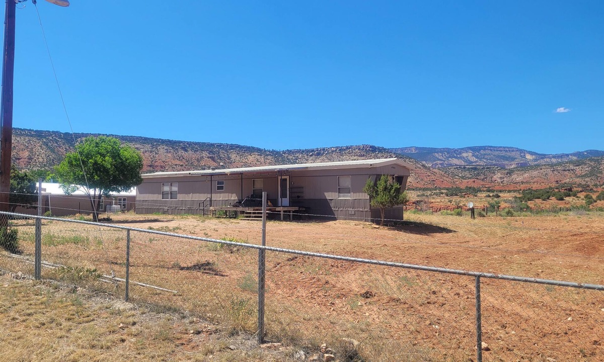 Coyote House | 2 bedroom home surrounded by beautiful mountains!