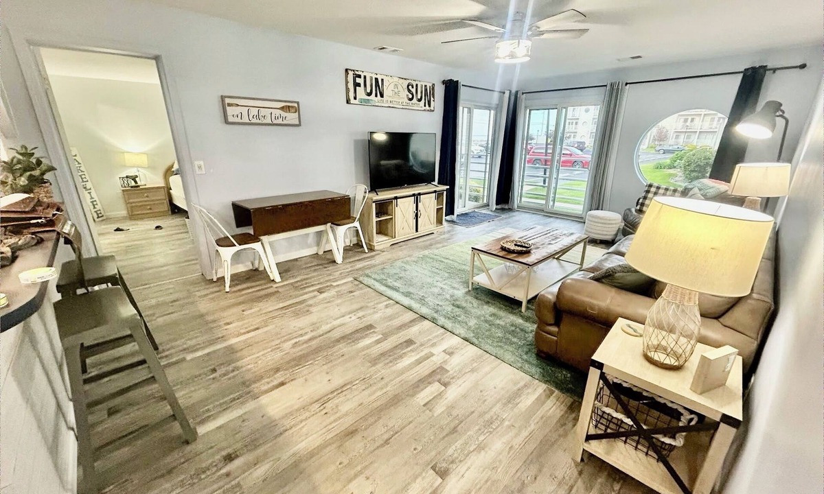 Port Clinton Condo | 2 BR Condo - Pool & Hot Tub - Walk to the Jet! - Lake Life
