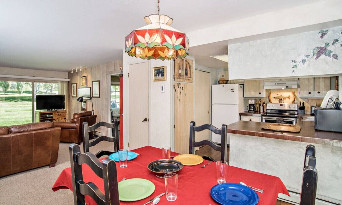 Carbondale Condo | 2 BR Condo with 2 Fishing Badges! 24 Mi. to Aspen