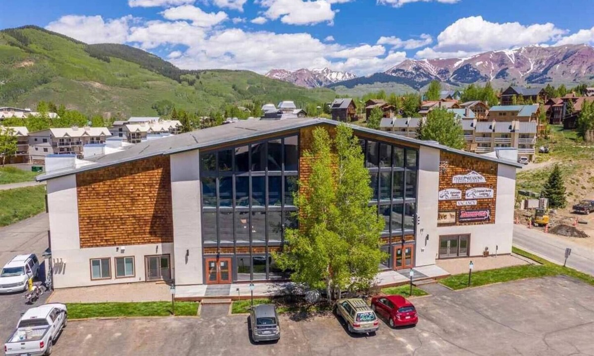 Mount Crested Butte Condo | 2 Condos | Pool, Hot Tub + Ski Bus