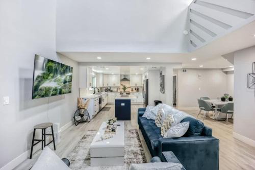 Menlo Park House | 2 Luxury Townhouses near Meta & Stanford - 493 & 497