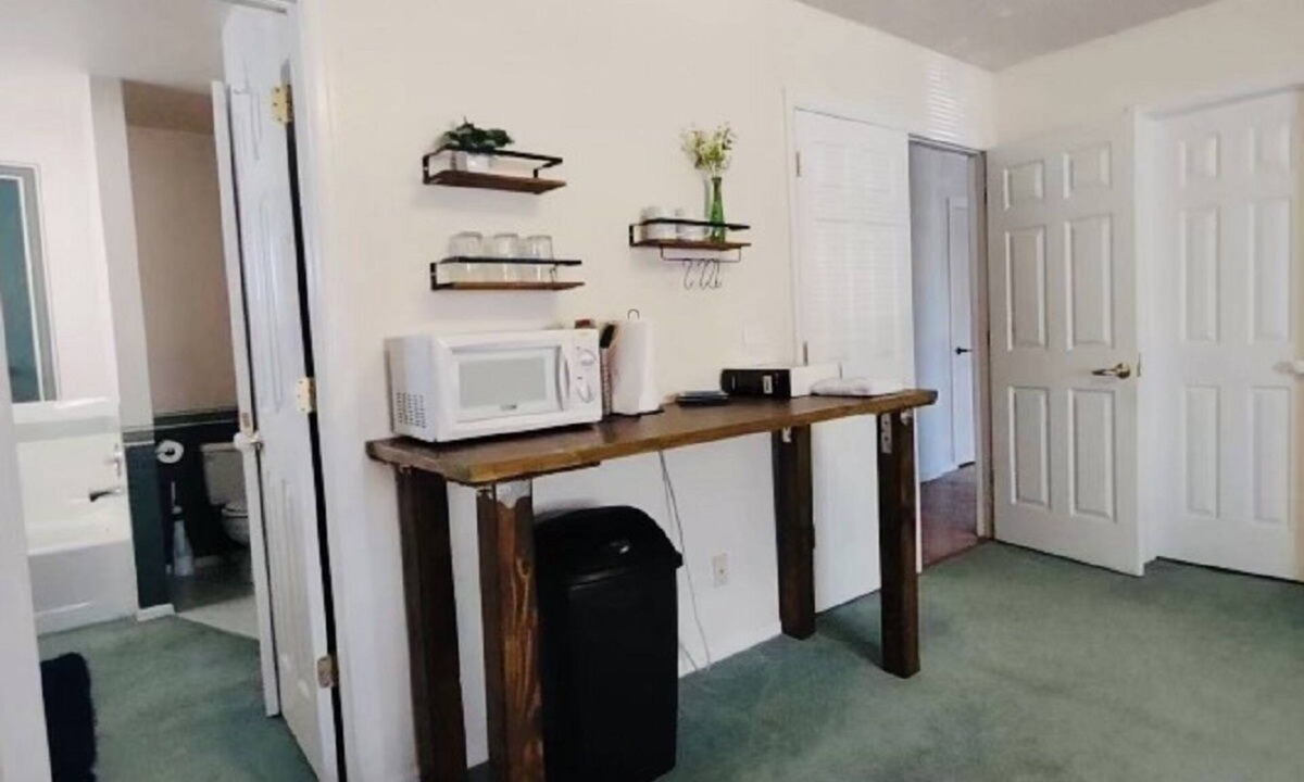 Colorado Springs House | 2 minutes away from down town Old Colorado Springs, stunning view of Pikes Peak