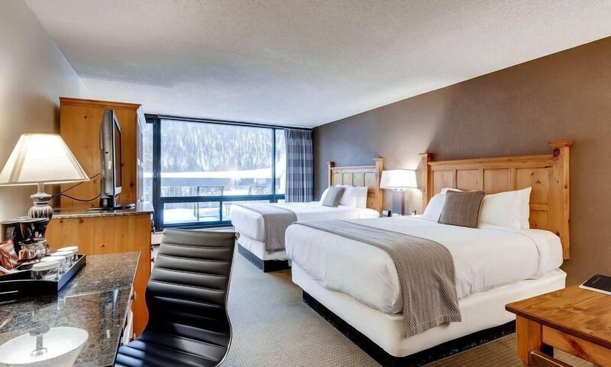 Keystone Hotel | 2 Queen Hotel Rm w/Balcony | Spa, Pool & Shuttle