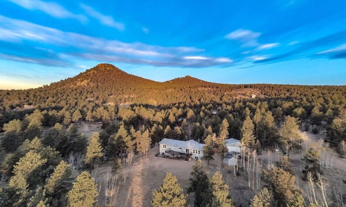 Florissant Cabin | 24 Quiver Circle · Spectacular Mountain View ★ 5 Acres ★ PIKES PEAK