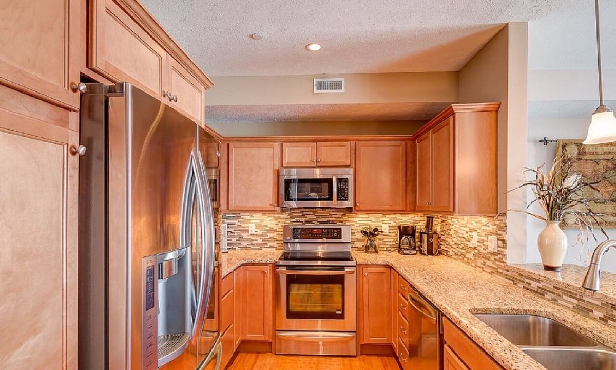 Geneva-on-the-Lake Condo | 2BR/2BA LAKEFRONT CONDO 305 Private Beach/Balcony/indoor pool.