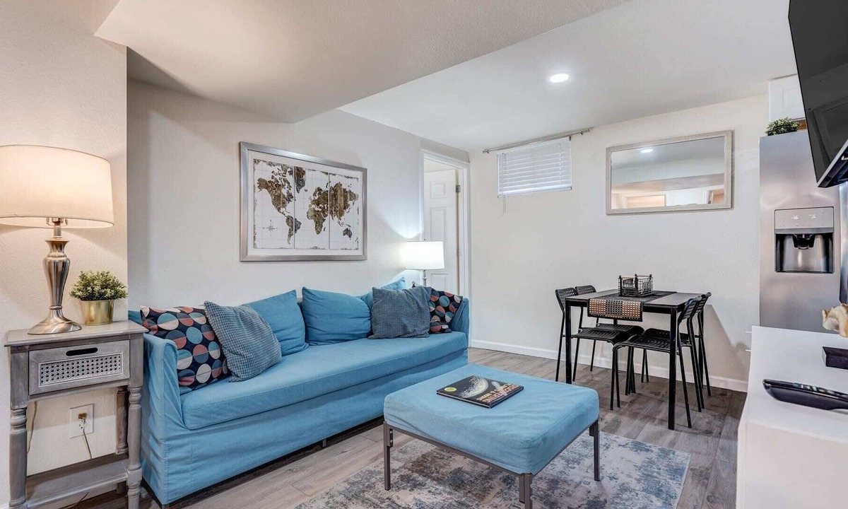 Broadmoor House | 2BR w/ Firepit & Patio|Near Downtown & Shopping