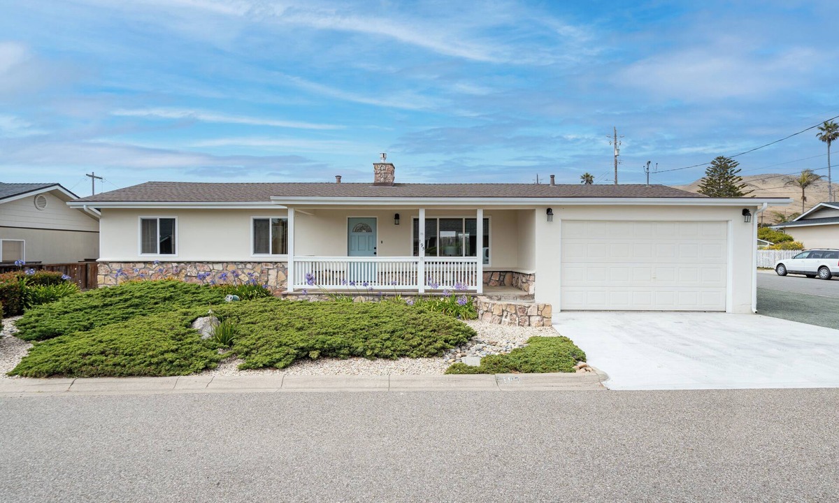 Morro Bay House | 3 bedroom house in the beach tract of Morro Bay. Mid or Long term rental.