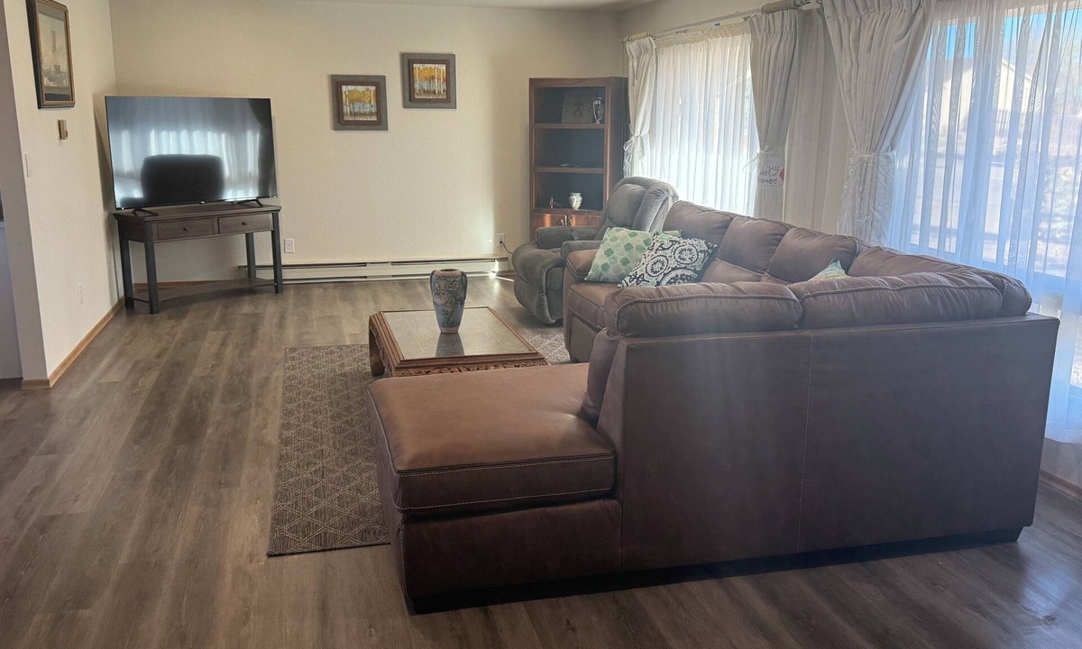 Pueblo West House | 3-bedroom house in Pueblo West amazing quiet golf course community location
