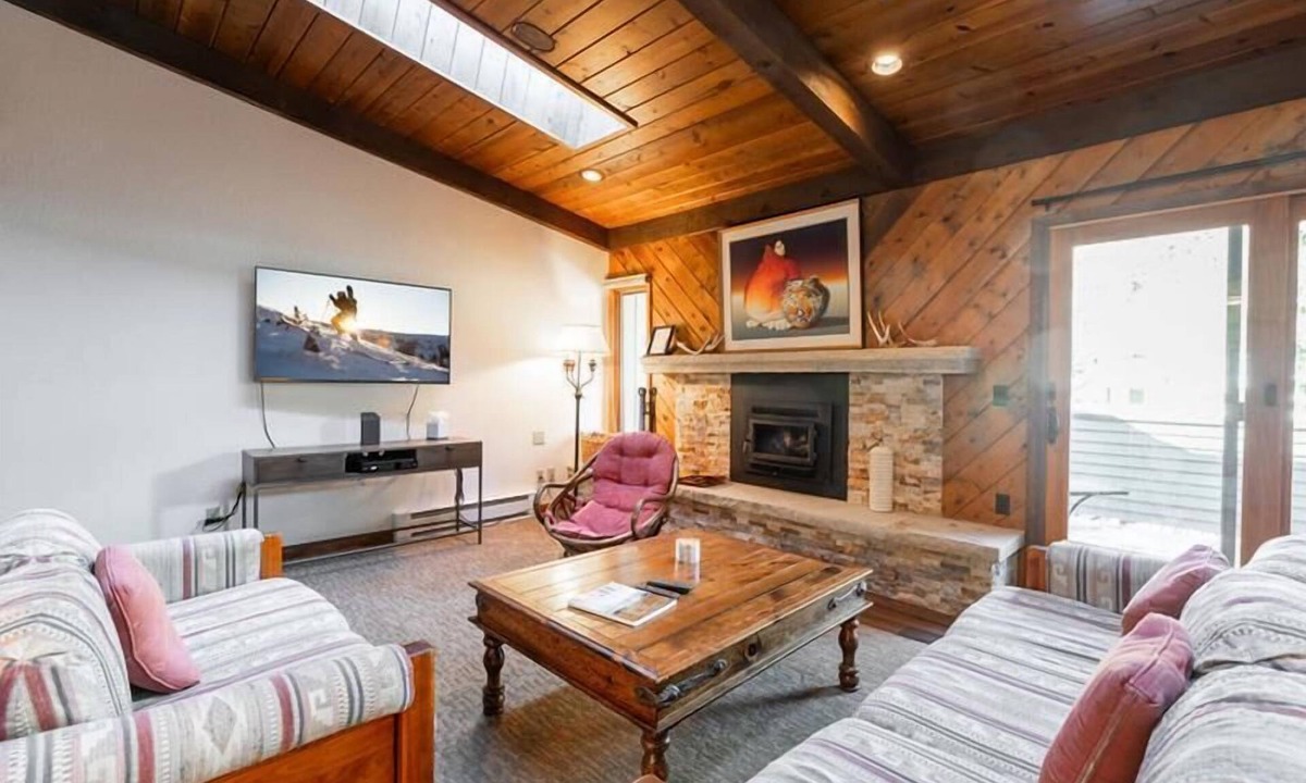Intermountain House | 3-Bedroom Meadow Creek Townhome