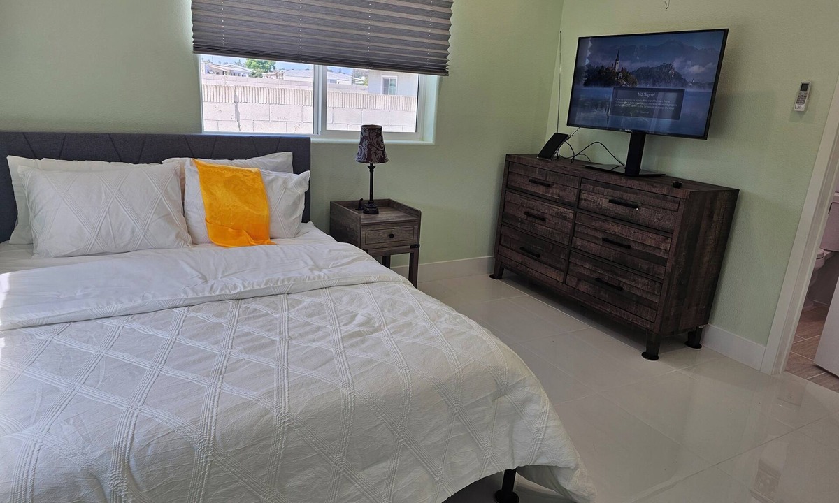 Midway City House | 3-bedroom newly build house near Disneyland