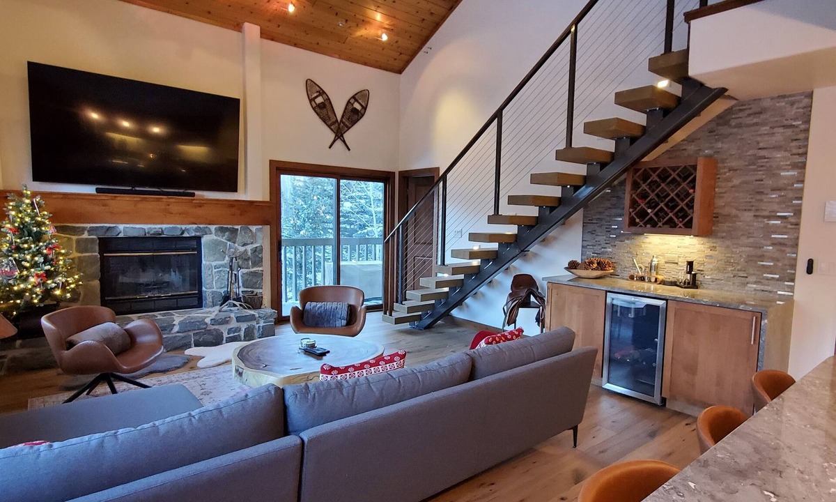 Beaver Creek House | 3 Bedroom Ski in/out condo in Beaver Creek CO