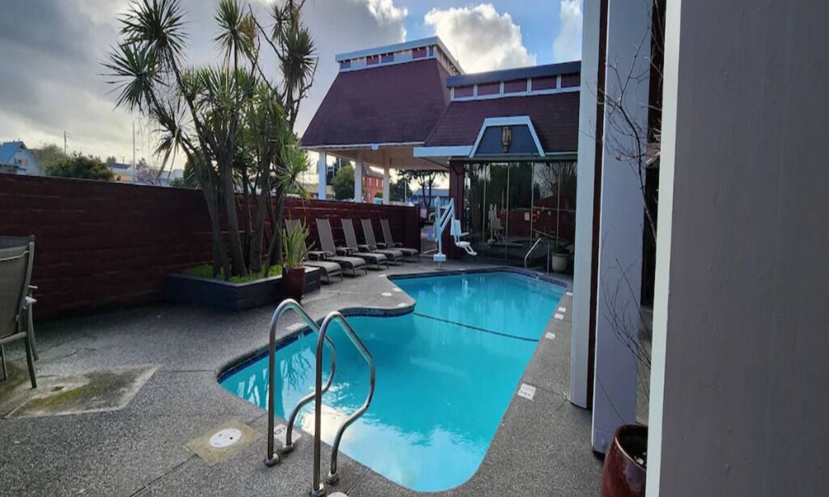 Downtown Hotel | 3 Bright Rooms with 2 Queen Beds Perfectly Suited for Travelers Exploring CA