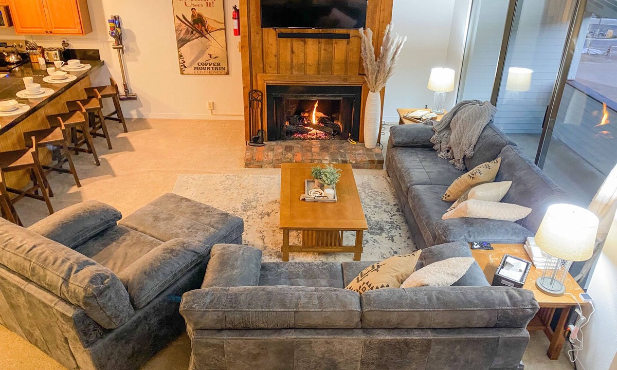 Copper Mountain Village Condo | 3 min Walk to Slopes, Great Views, Shared Hot Tub