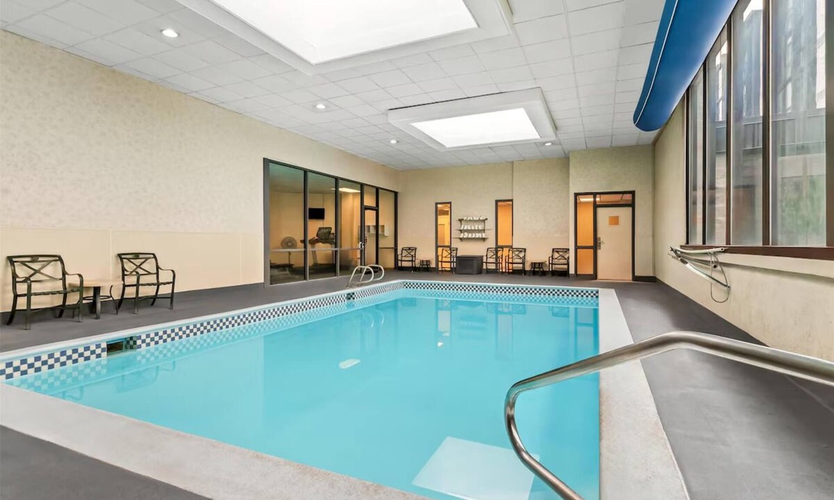 Cheyenne Hotel | 3 Rooms w/Pool & Game room - Perfect for Relaxation and Memorable Trips
