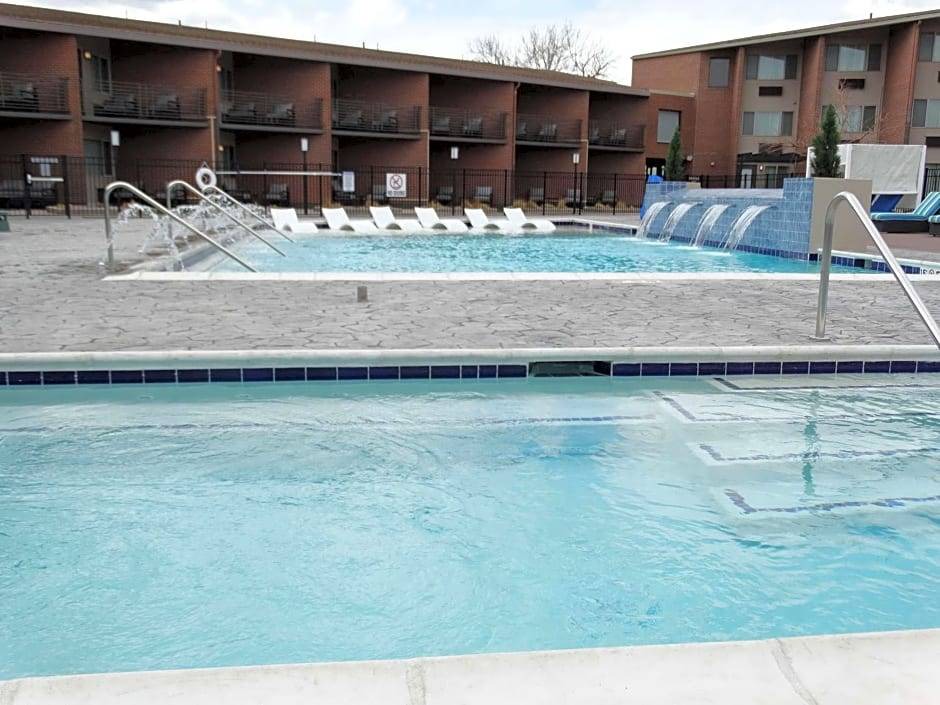 Montbello Hotel | 3-Star Hotel ∙ Best Western Premier Denver East