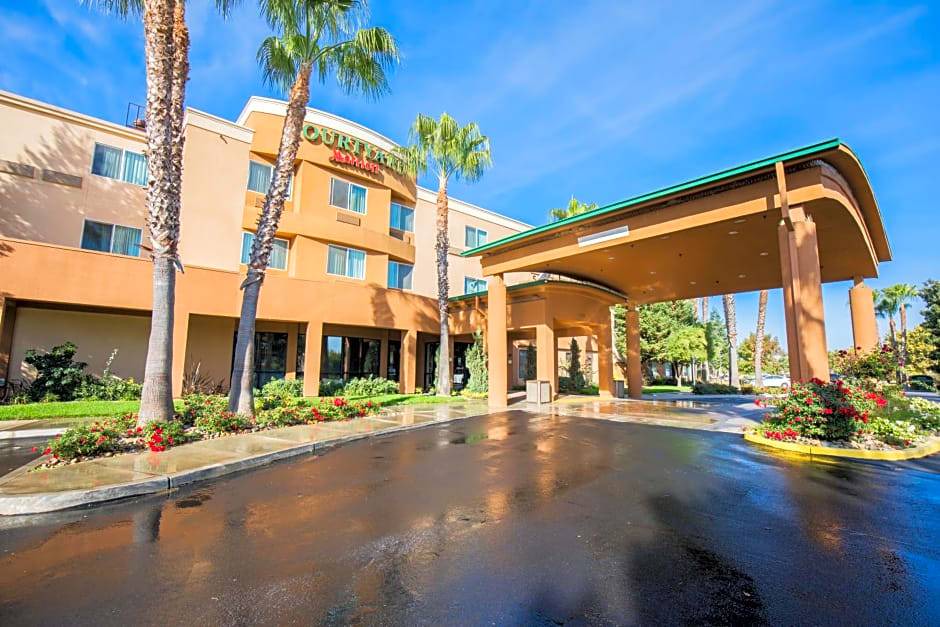Merced Hotel | 3-Star Hotel ∙ Courtyard by Marriott Merced
