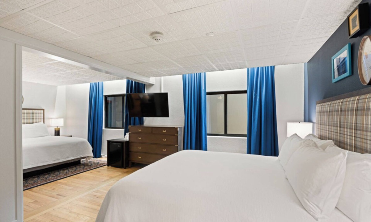 Glenwood Springs Hotel | 3 Units | Bright Modern Accommodations Close to Entertainment & Nightlife