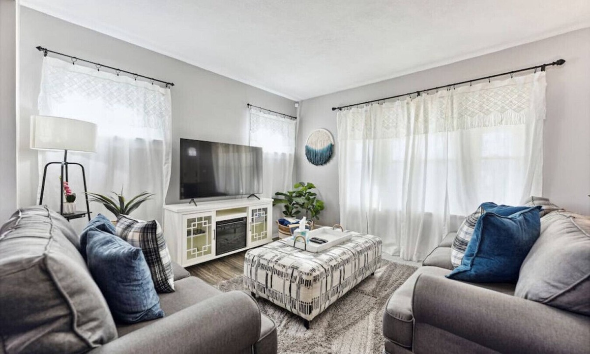 Lorain House | 3BR in Lorain near Lake Erie