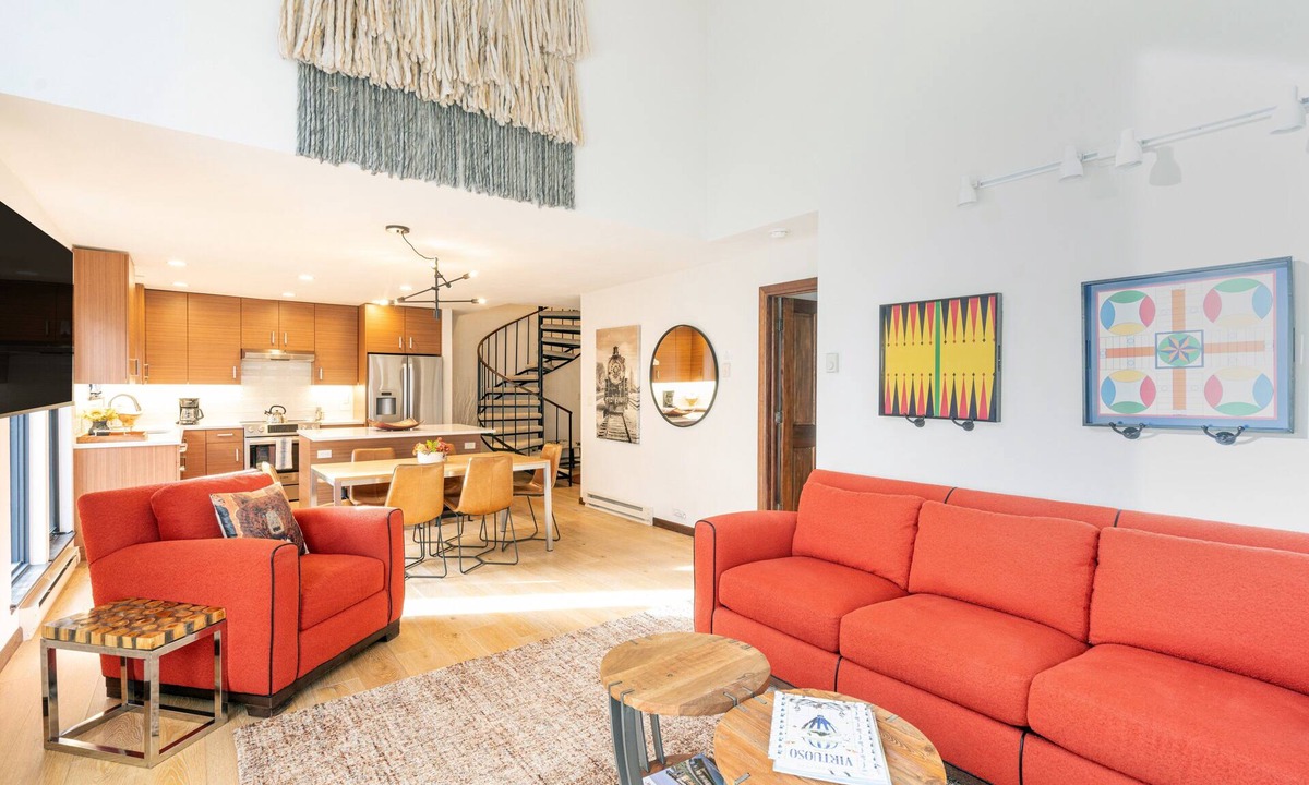 Telluride Condo | 4 BDR Mountain Retreat w/private deck/hot tub/steps to trail