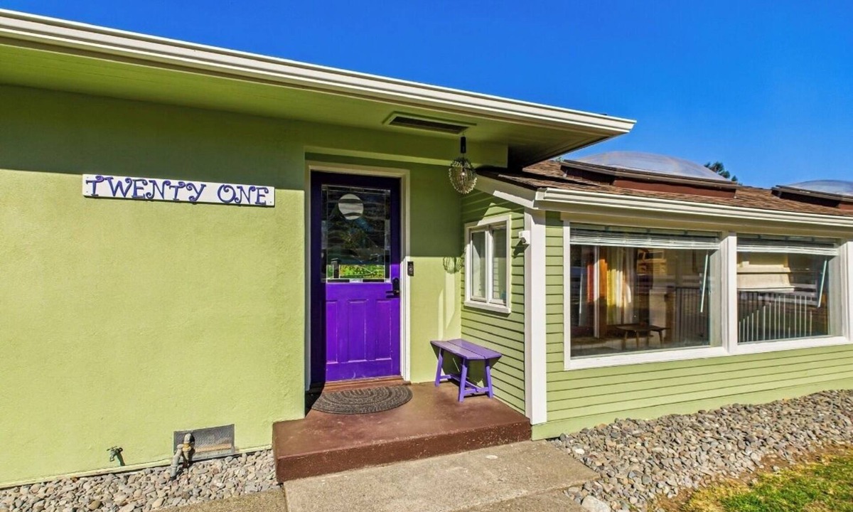 Ferndale House | 4-bedroom house in historic Ferndale with bonus dressing room, pet friendly!