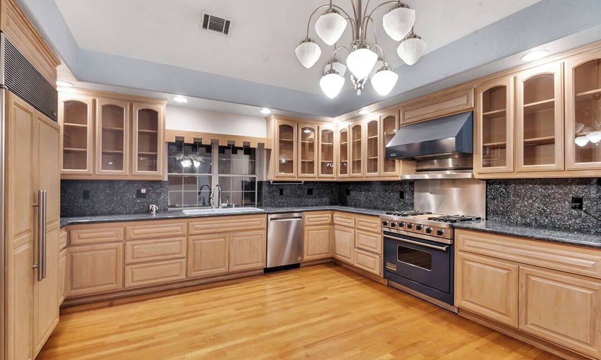 Canyon Lake House | 4-bedroom house in lovely Canyon Lake with boat dock