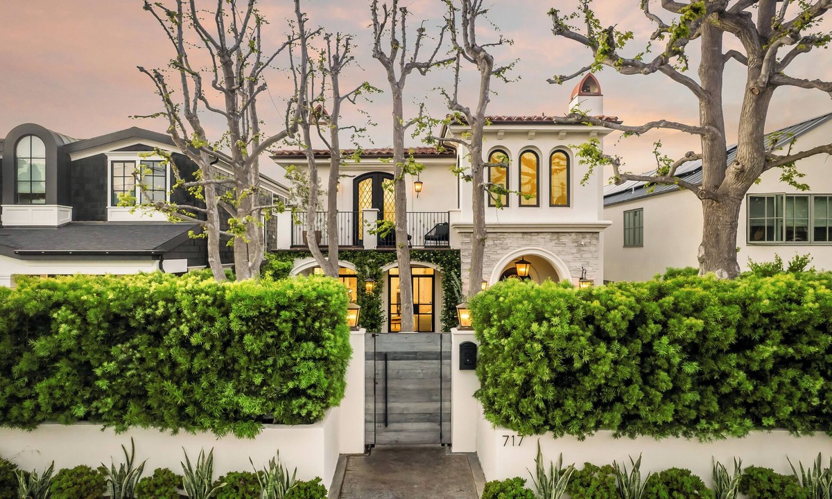 Tree Section House | 4bed/6bath Santa Barbara coastal Estate in Manhattan Beach