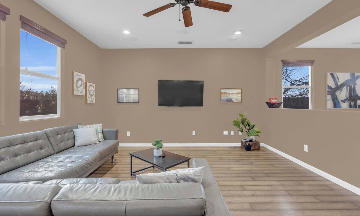 Reno House | 4Bedroom/6 TVs/Sleeps16