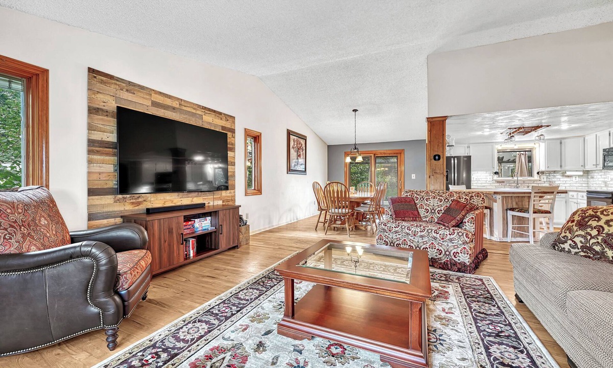 Castle Rock House | 4BR Family Home Game Room & Plenty of Space