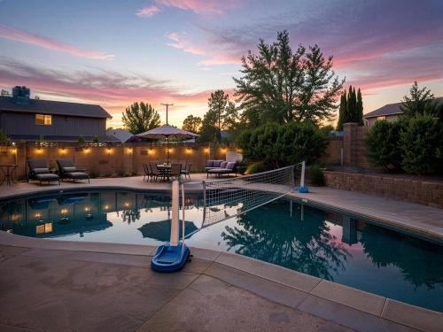 Simi Valley House | 4BR Home for Groups Private Pool and Games