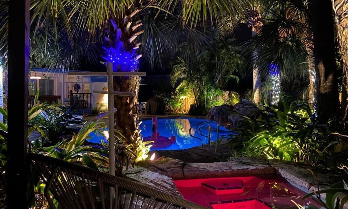 South Lake House | 4BR, Private Backyard Oasis/POOL & HotTub(Jacuzzy)