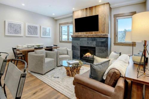 Winter Park Apartment | 4BR Winter Park Oasis - Sleeps 9 - Ski-In and Hot Tub