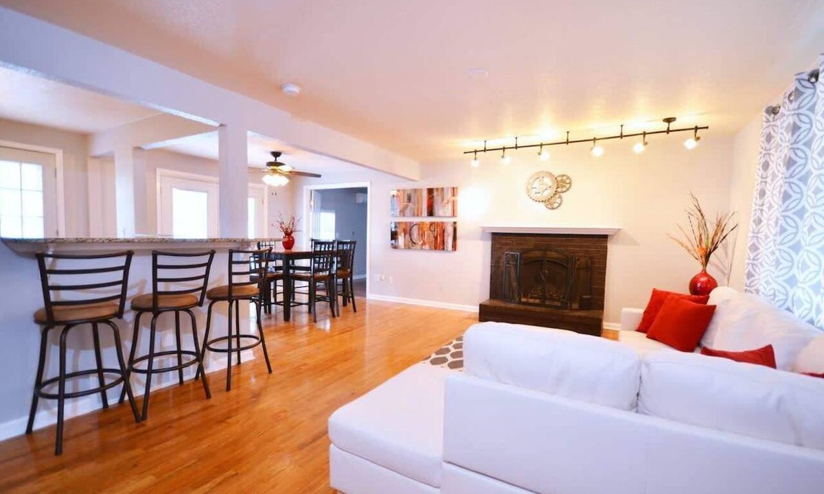 Belmar Park House | 5 bdrm Near Belmar: Dining, Shops, Movie Theater, and Entertainment. Great for Red Rocks, Downtown, and Mountain Visits!