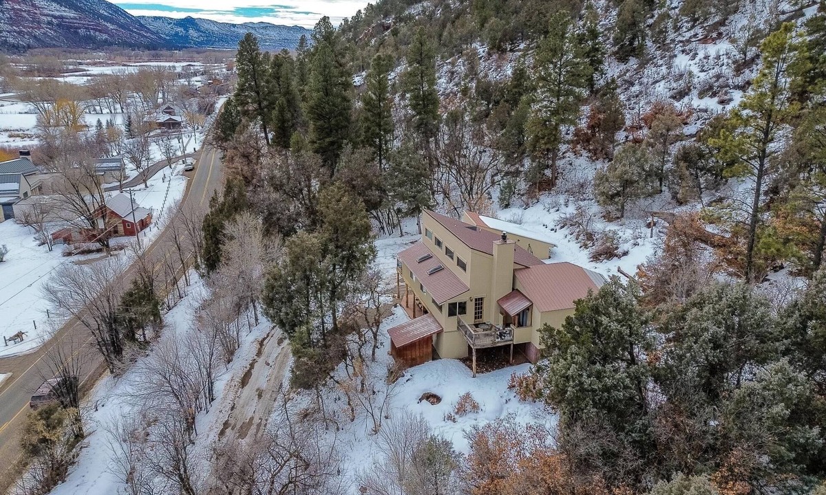 Durango Cabin | 5 Bed/3 Bath near Purgatory, Hot Springs & Downtown Durango
