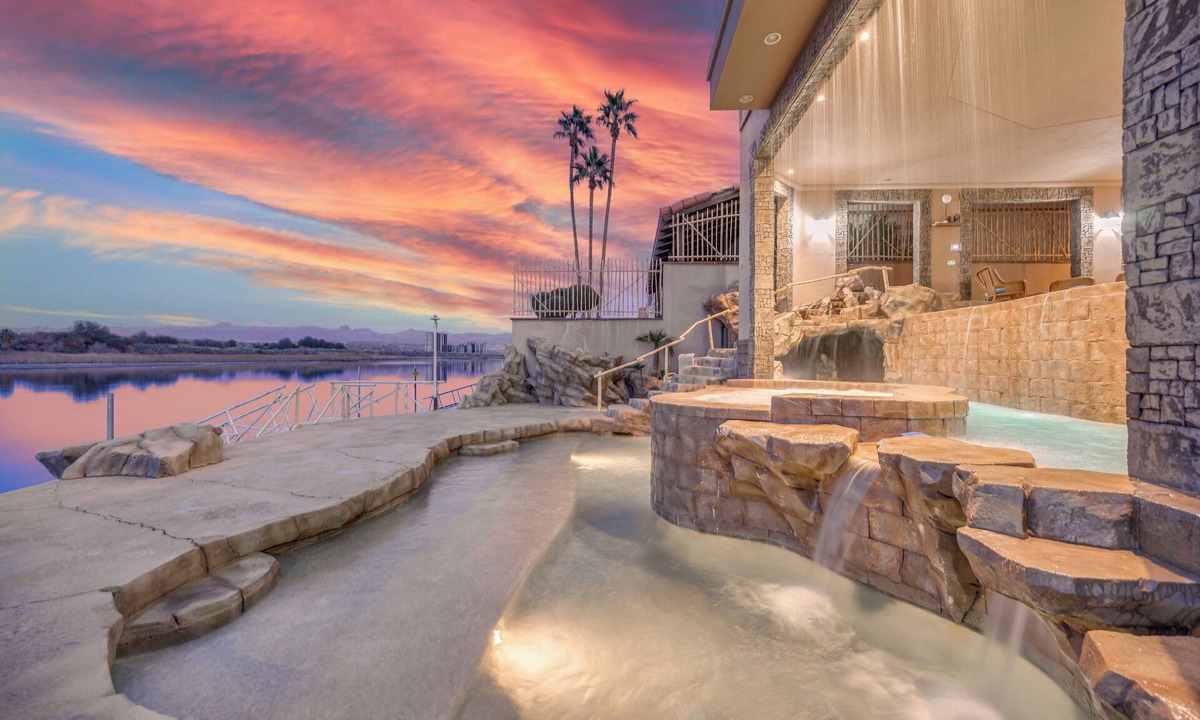 Holiday Shores House | 5-bedroom House on the River with Private Dock, 3 Pools & Outdoor Entertaining